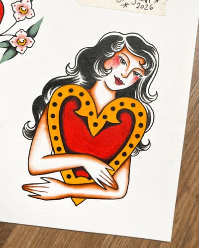 Dessin d’une femme tenant un cœur rouge et jaune